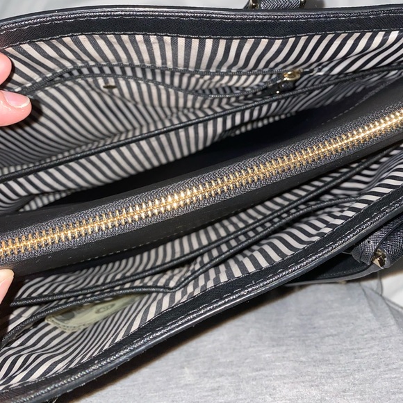 Carry all, including laptop sleeve - Picture 7 of 14